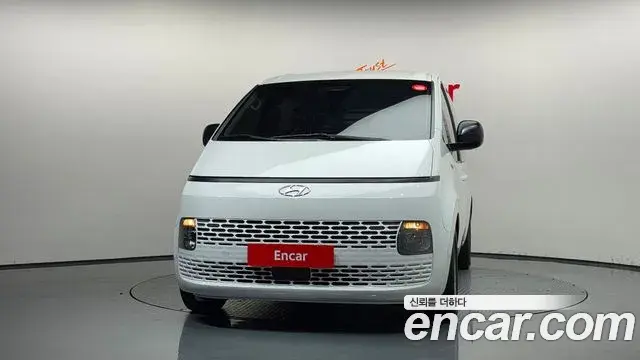 Hyundai Staria 2023 — Фото 3/20