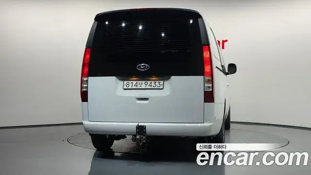 Hyundai Staria 2023 — Фото 4/20