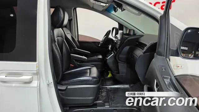 Hyundai Staria 2023 — Фото 11/20