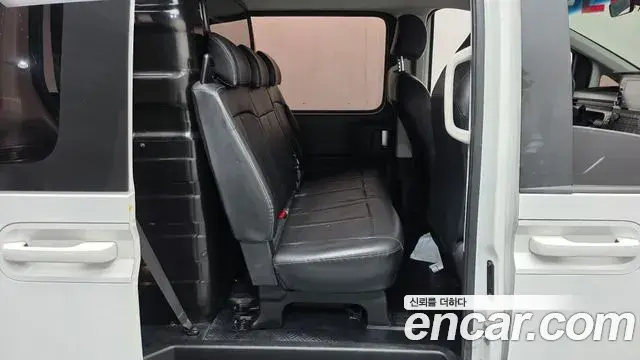 Hyundai Staria 2023 — Фото 12/20