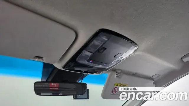 Hyundai Staria 2023 — Фото 18/20