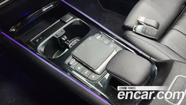 Mercedes-Benz GLB-Class 2021 — Фото 8/20