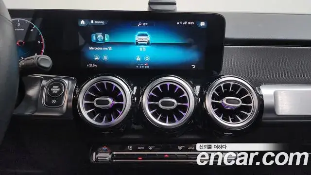 Mercedes-Benz GLB-Class 2021 — Фото 13/20