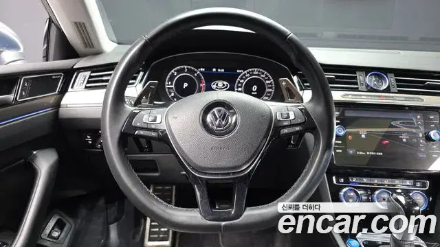 Volkswagen Arteon 2019 — Şəkil 14/20