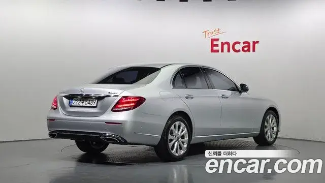 Mercedes-Benz E-Class 2018 — Фото 2/20