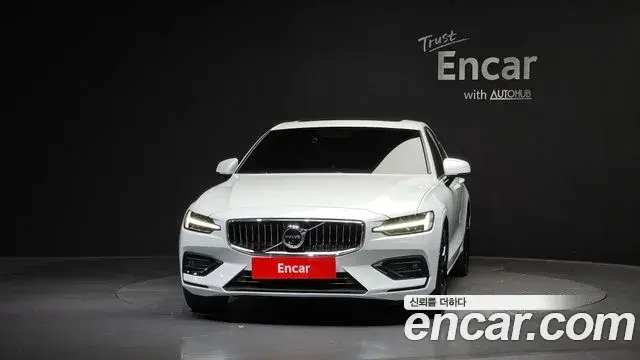 Volvo S60 2020 — Фото 3/20