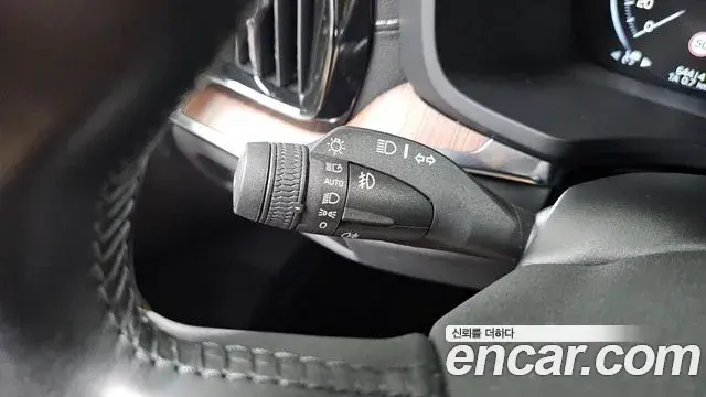 Volvo S60 2020 — Photo 11/34