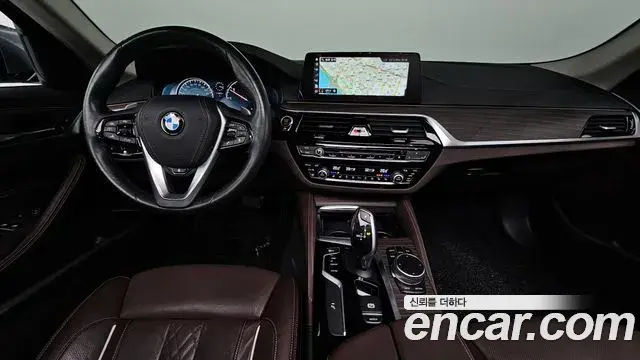 BMW 5 Series 2018 — Фото 7/20