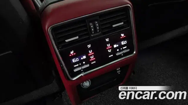 Porsche Cayenne 2023 — Фото 18/20