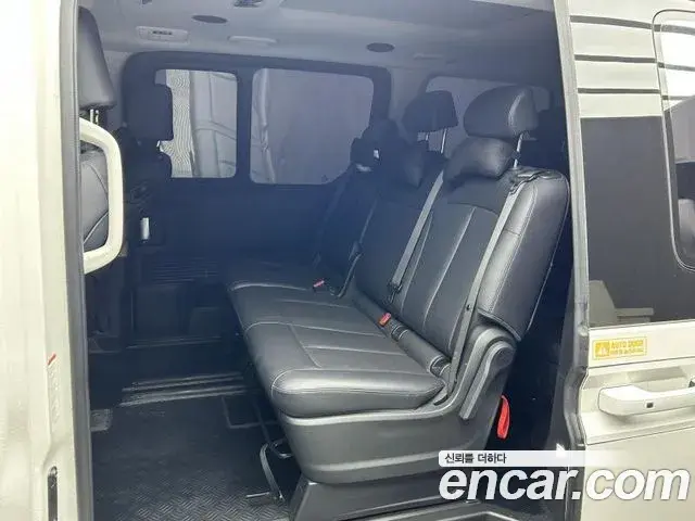 Hyundai Staria 2024 — Фото 7/18
