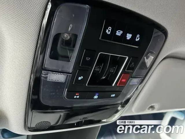 Hyundai Staria 2024 — Фото 14/18