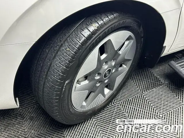 Hyundai Staria 2024 — Фото 17/18