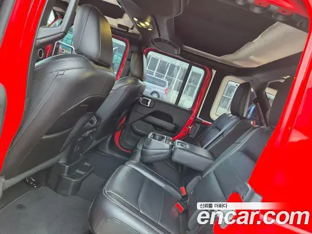 Jeep Wrangler 2021 — Фото 15/20