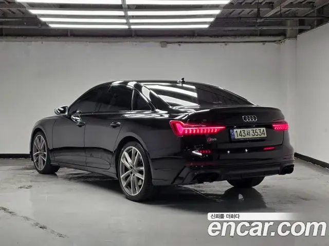 Audi A6 2021 — Фото 1/20