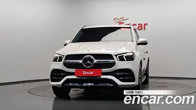 Mercedes-Benz GLE-Class 2019 — Photo 12/37