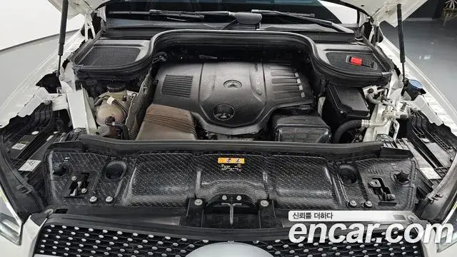 Mercedes-Benz GLE-Class 2019 — Photo 1/37