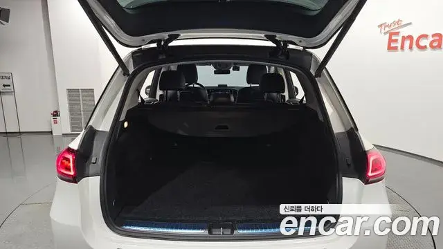 Mercedes-Benz GLE-Class 2019 — Photo 16/37