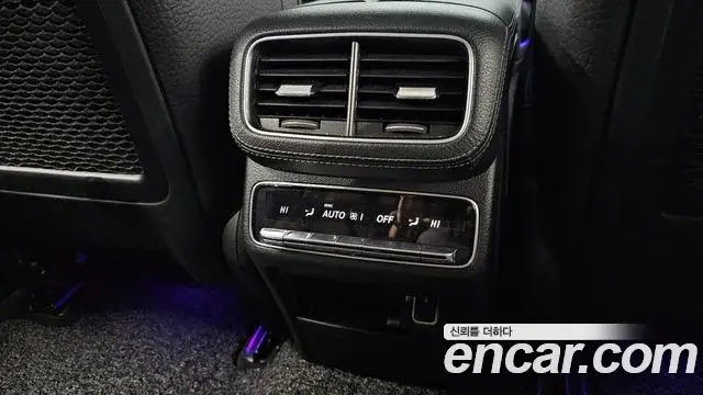 Mercedes-Benz GLE-Class 2019 — Photo 8/37