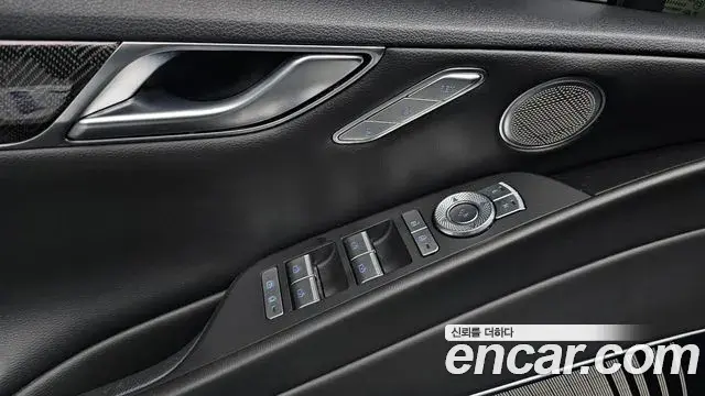 Genesis Electrified G80 2023 — Фото 18/20
