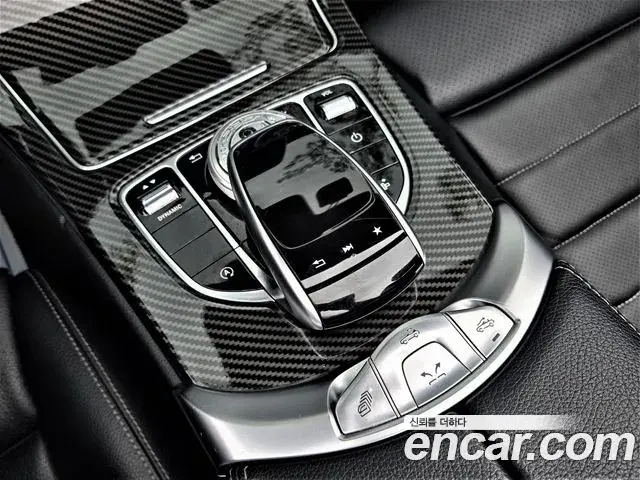 Mercedes-Benz C-Class 2018 — Фото 8/20