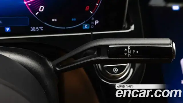Mercedes-Benz E-Class 2026 — Фото 17/19