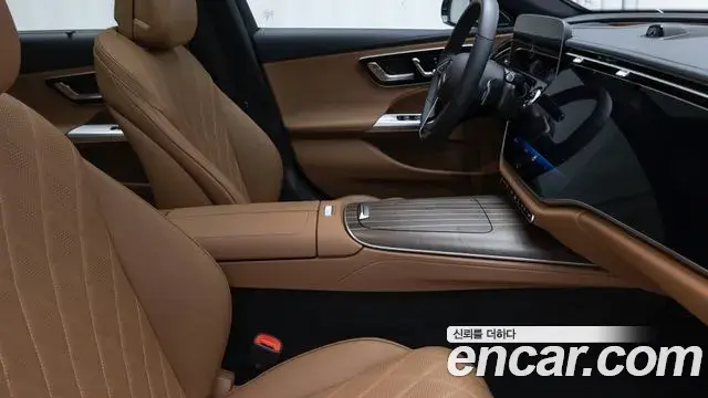 Mercedes-Benz E-Class 2026 — Фото 18/19