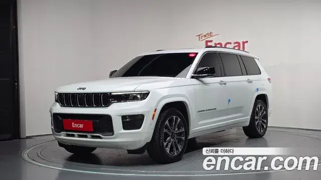 Jeep Grand Cherokee 2022 — Фото 1/20
