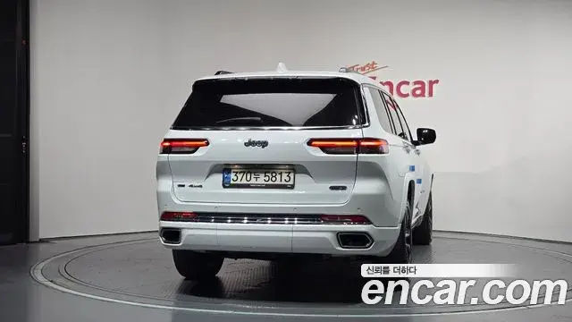 Jeep Grand Cherokee 2022 — Фото 4/20