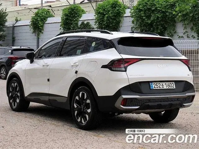 Kia Sportage 2022 — Фото 2/20