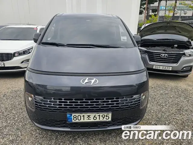Hyundai Staria 2022 — Фото 1/20