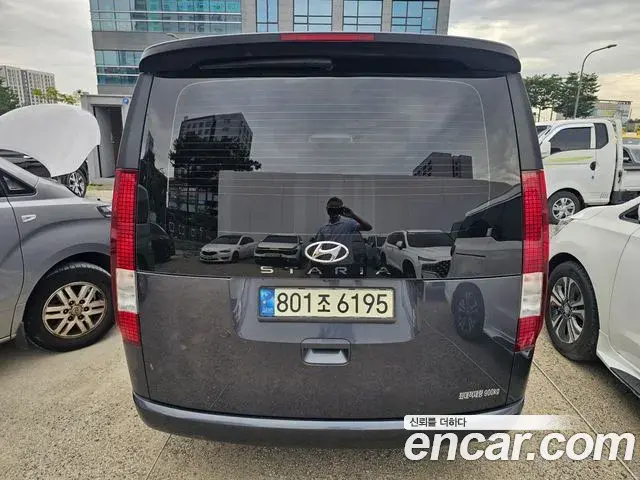Hyundai Staria 2022 — Фото 3/20