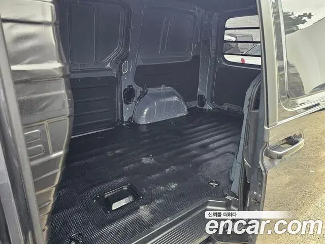Hyundai Staria 2022 — Фото 9/20