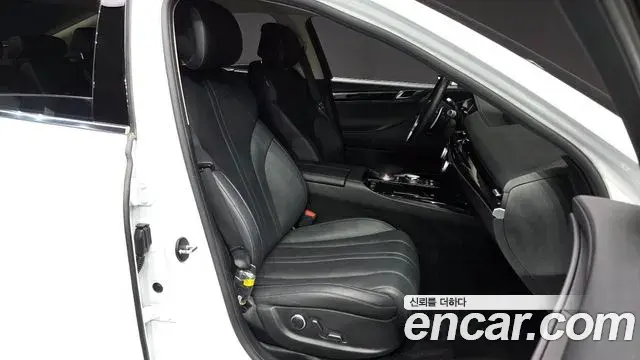 Genesis Electrified G80 2023 — Şəkil 11/20