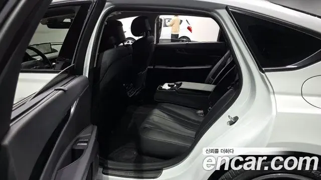 Genesis Electrified G80 2023 — Şəkil 12/20