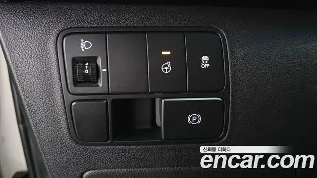 Hyundai Staria 2025 — Фото 16/20