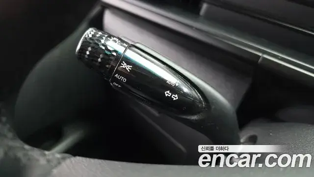 Hyundai Staria 2025 — Фото 17/20