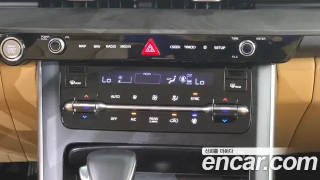 Kia Carnival 2022 — Фото 18/20
