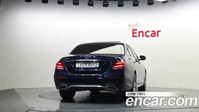 Mercedes-Benz E-Class 2020 — Фото 4/20