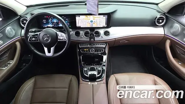 Mercedes-Benz E-Class 2020 — Фото 7/20