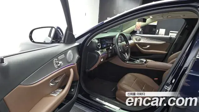 Mercedes-Benz E-Class 2020 — Фото 10/20