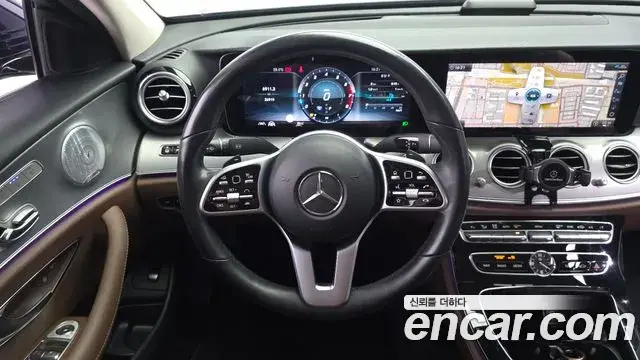 Mercedes-Benz E-Class 2020 — Фото 13/20