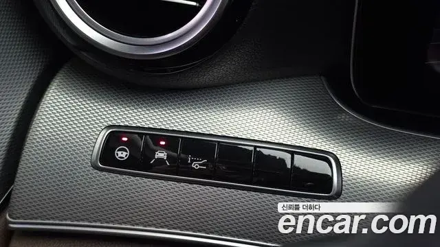 Mercedes-Benz E-Class 2020 — Фото 17/20