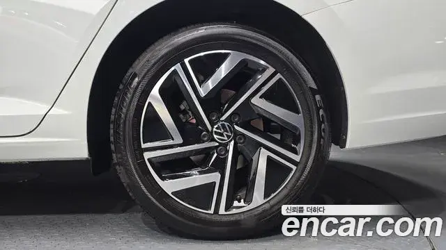 Volkswagen Jetta 2024 — Photo 9/31