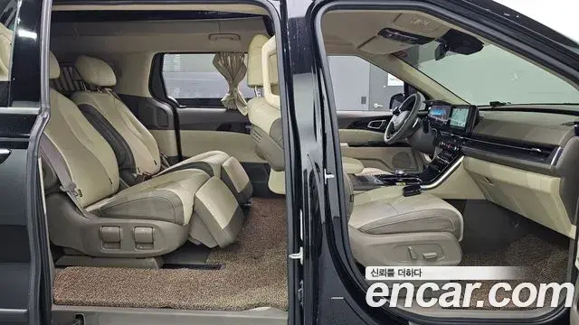 Kia Carnival 2021 — Photo 12/20