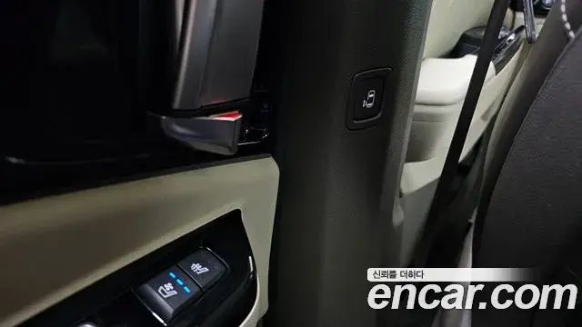 Kia Carnival 2021 — Photo 18/20