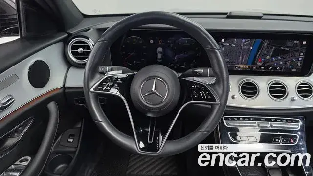 Mercedes-Benz E-Class 2021 — Фото 13/20