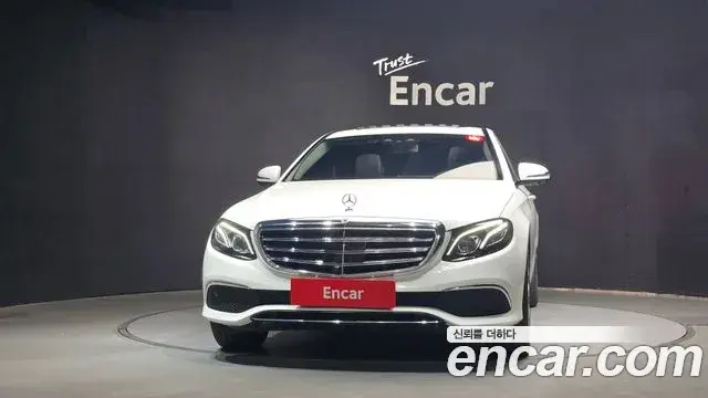 Mercedes-Benz E-Class 2020 — Фото 3/20
