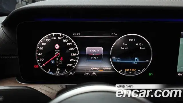Mercedes-Benz E-Class 2020 — Фото 8/20
