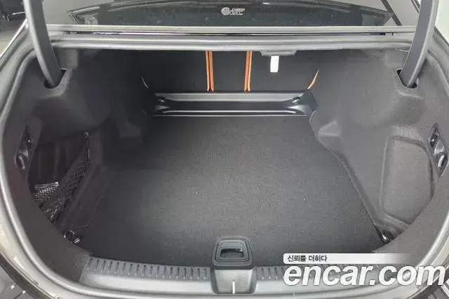 Mercedes-Benz E-Class 2025 — Фото 11/18