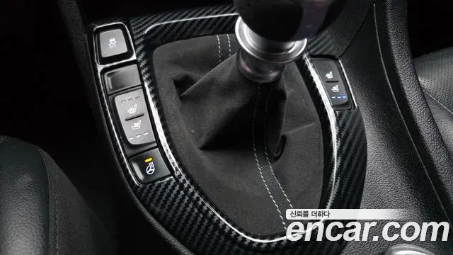 Hyundai Veloster 2018 — Фото 19/20